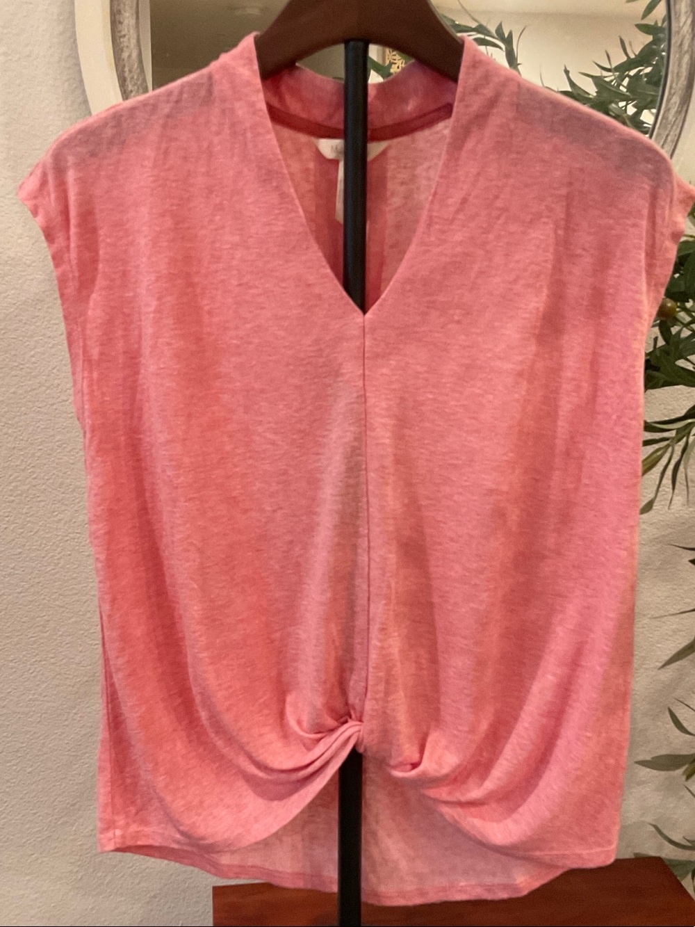 Women’s Pink V-Neck Twist-Front Top